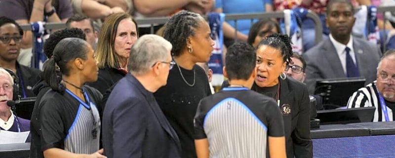 Geno Auriemma opens up about dispute with Dawn Staley