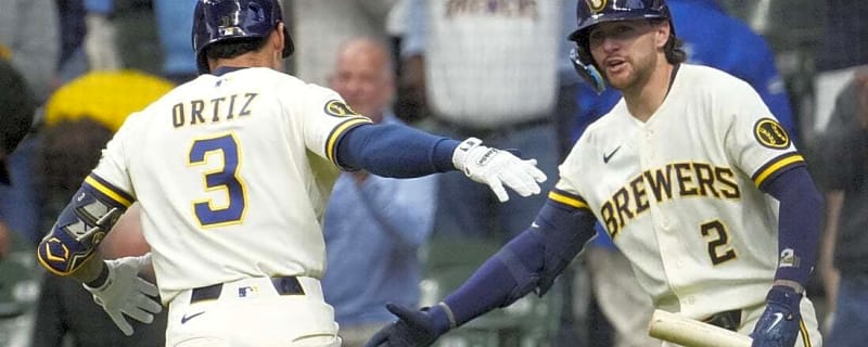 Brewers use big inning to beat Padres, win fifth straight