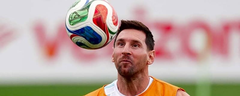 Lionel Messi will begin Argentina group final on bench
