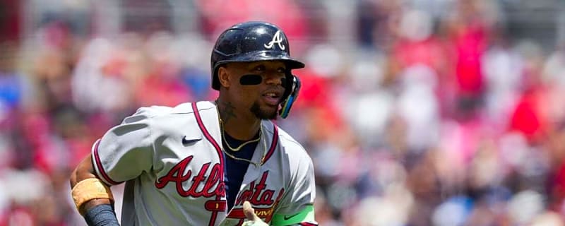 Braves' Ronald Acuna Jr. exits vs. White Sox with apparent leg injury
