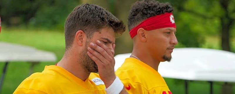 Chiefs Announce Quarterback Decision After Patrick Mahomes News