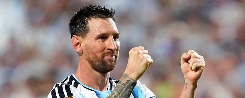 Alexis Mac Allister Reacts to Lionel Messi’s Performance After First World Cup Game