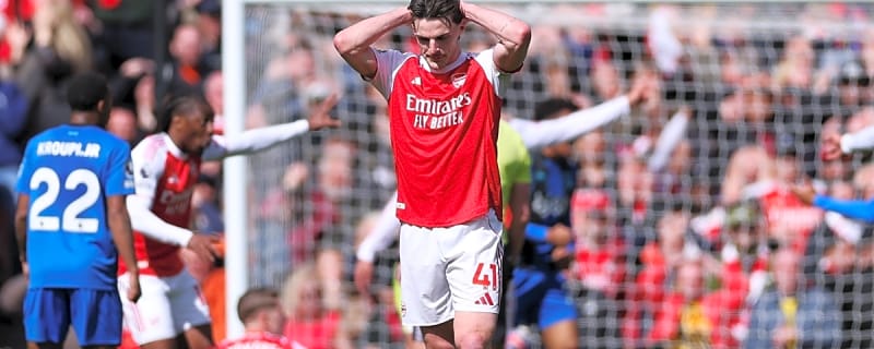 'Worrying times' Pundit reacts to shocking Arsenal defeat 