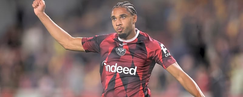Manchester United is preparing to battle Arsenal for London star