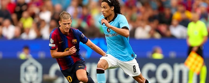 Chelsea and Arsenal set to battle for Dutch league midfielder