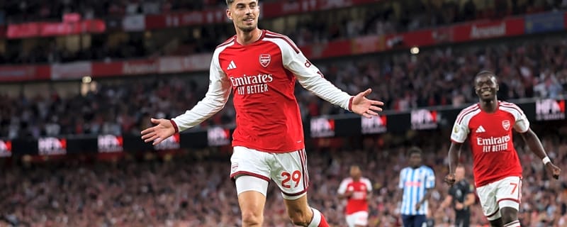 Champions Arsenal Cruise Past Coventry in Perfect Start to Title Defence