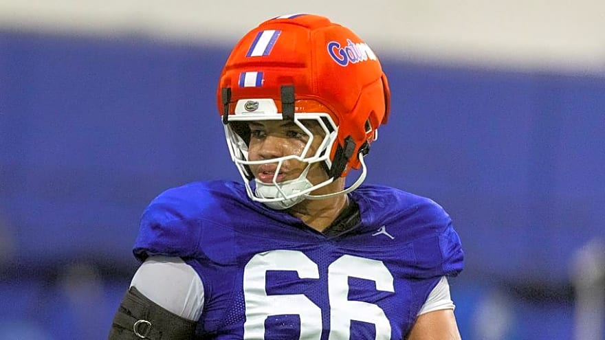 Sumrall Names Gators Expected Starting OL Ahead of 2026 Season Opener