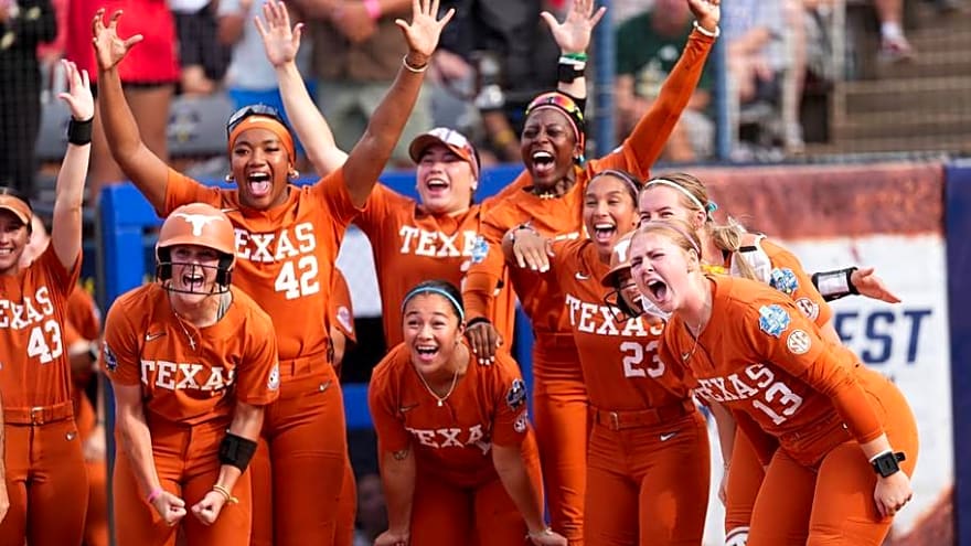 4 College Softball Programs to Watch This Fall