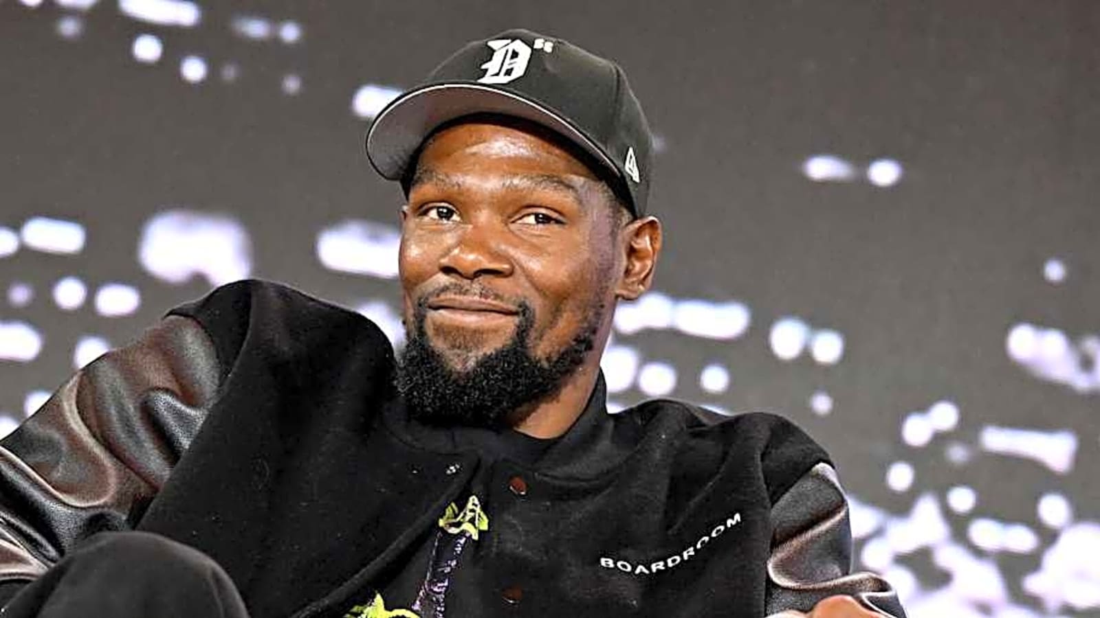 Commanders fan Kevin Durant triggers Cowboys fury with bold Micah Parsons pitch | Yardbarker