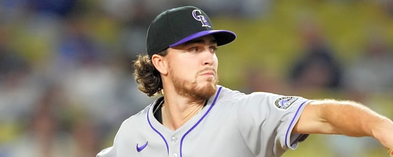 Rockies ace leaves start early due to an apparent injury