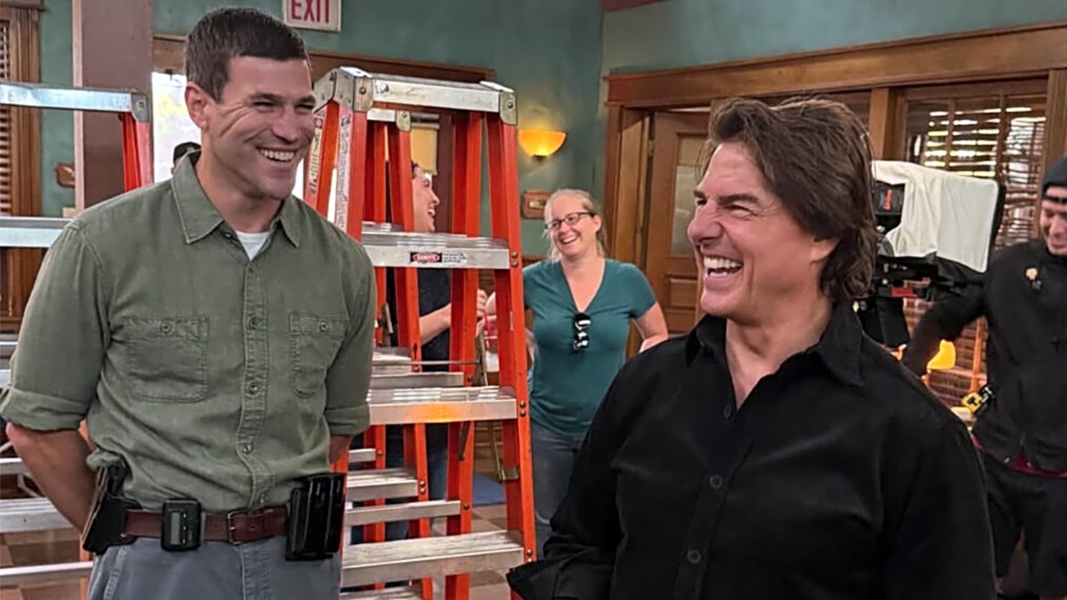 Tom Cruise Visits 'NCIS: Origins' Set & Co-Creator Reveals 'Top Gun'  Inspiration (Photos) | Yardbarker