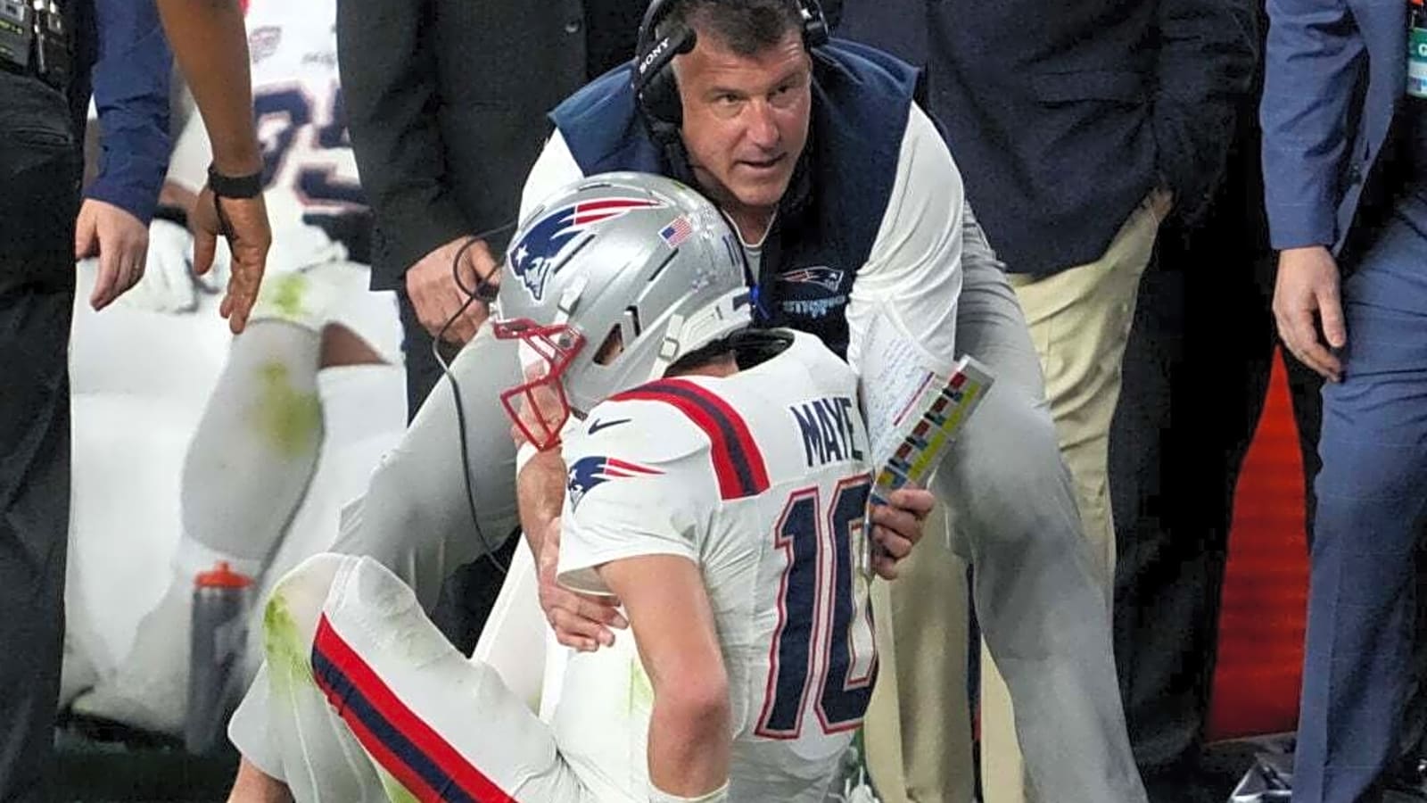 What Mike Vrabel told New England Patriots after crushing Super Bowl LX  loss | Yardbarker
