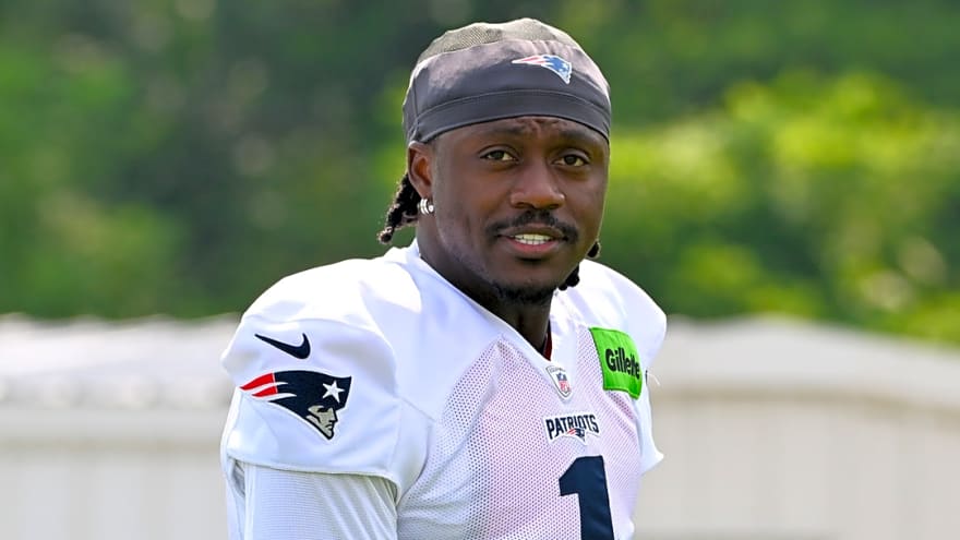Blockbuster trades not providing early returns after Brown, Garrett injuries