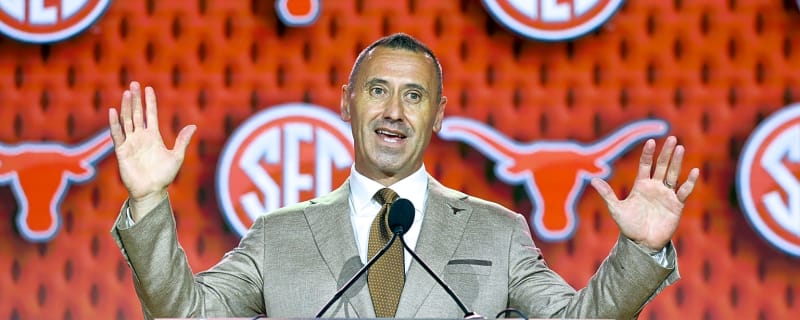 Texas leads all programs on AP All-America team despite preseason ranking