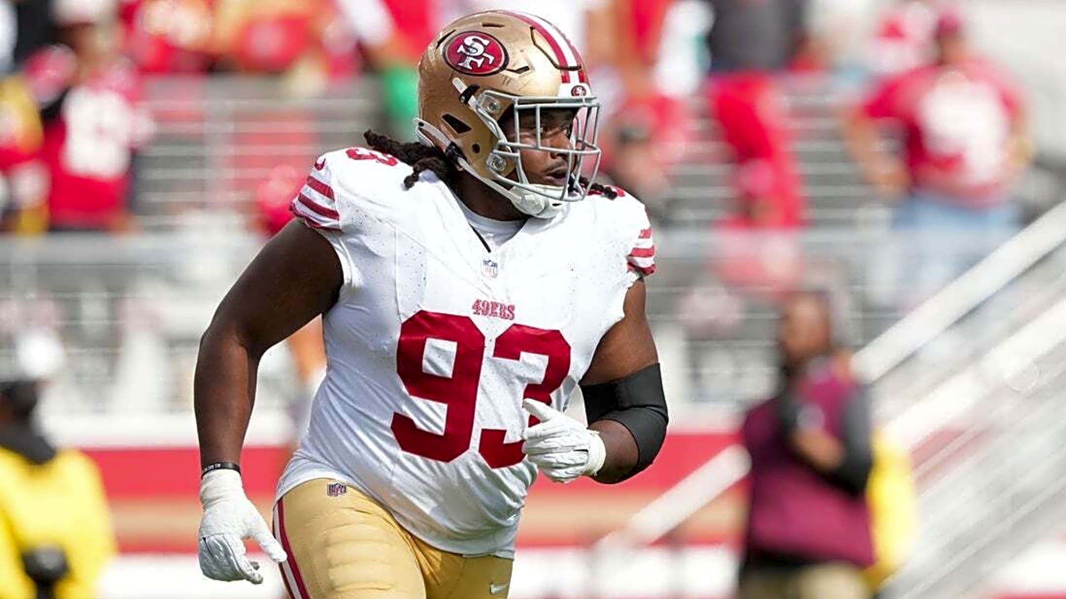 Report: 49ers DT Kalia Davis to have surgery for broken hand | Yardbarker