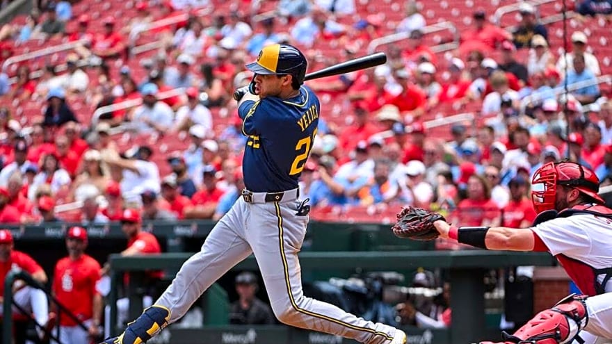 Christian Yelich, Jacob Misiorowski pace Brewers over Cards in Game 1
