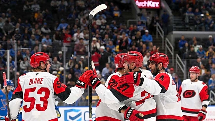 Hurricanes, Bruins set for battle of East division leaders