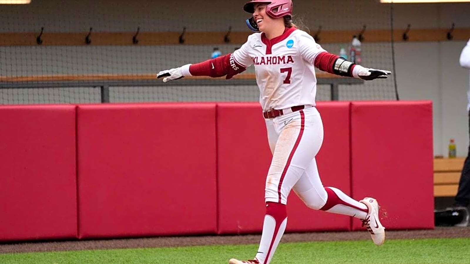Sooners advance to 9th straight Women's College World Series | Yardbarker