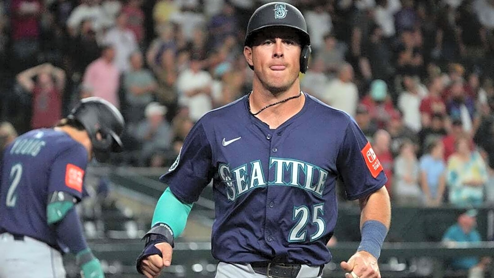 Mariners DFA UTIL Dylan Moore, activate OF Victor Robles | Yardbarker