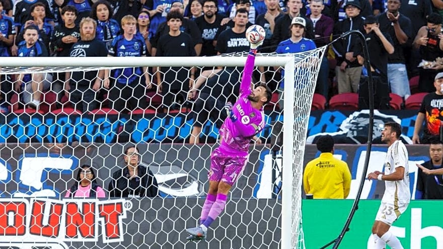 Under new coach, LAFC face tough task vs. first-place Vancouver