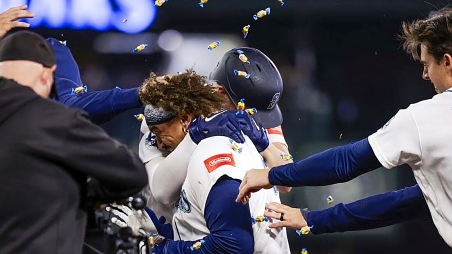 Josh Naylor, Cal Raleigh rally Mariners to walk-off win over A's