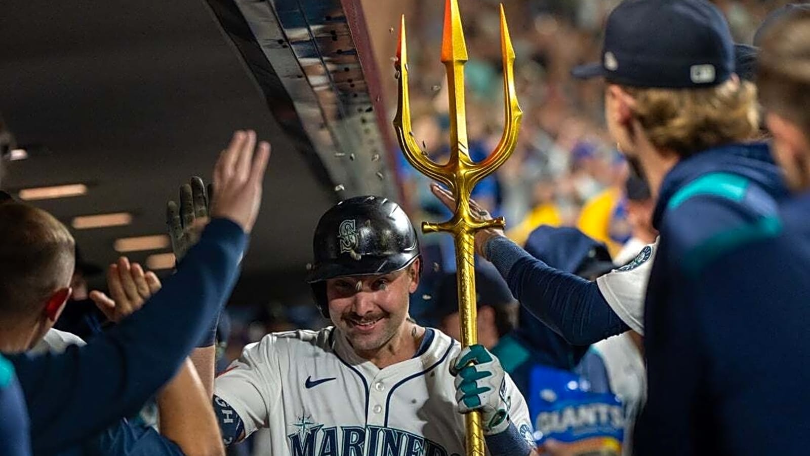 MLB roundup: Cal Raleigh hits 60th homer as Mariners clinch AL West ...