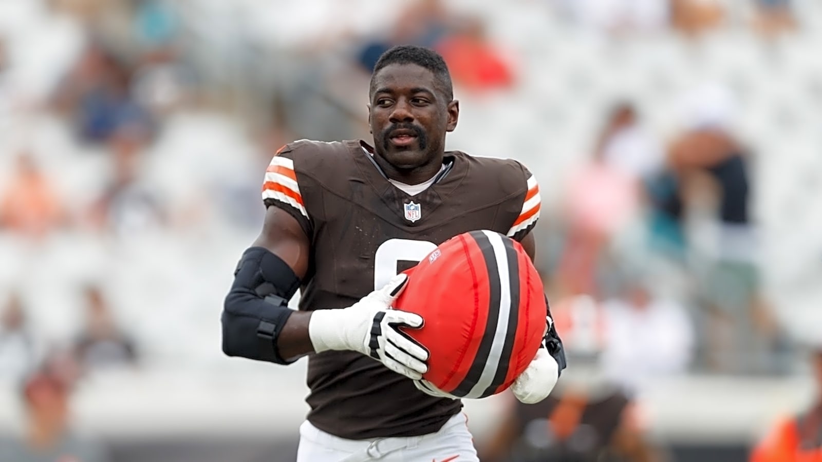 Report: Browns LB Jeremiah Owusu-Koramoah 'doubtful' to ever play football again | Yardbarker