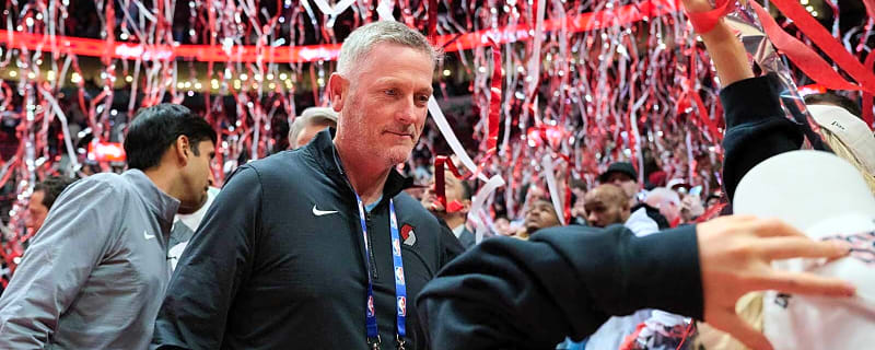 Tom Dundon’s cheapness roasted by savage travel jokes after Blazers’ Game 2 upset of Spurs
