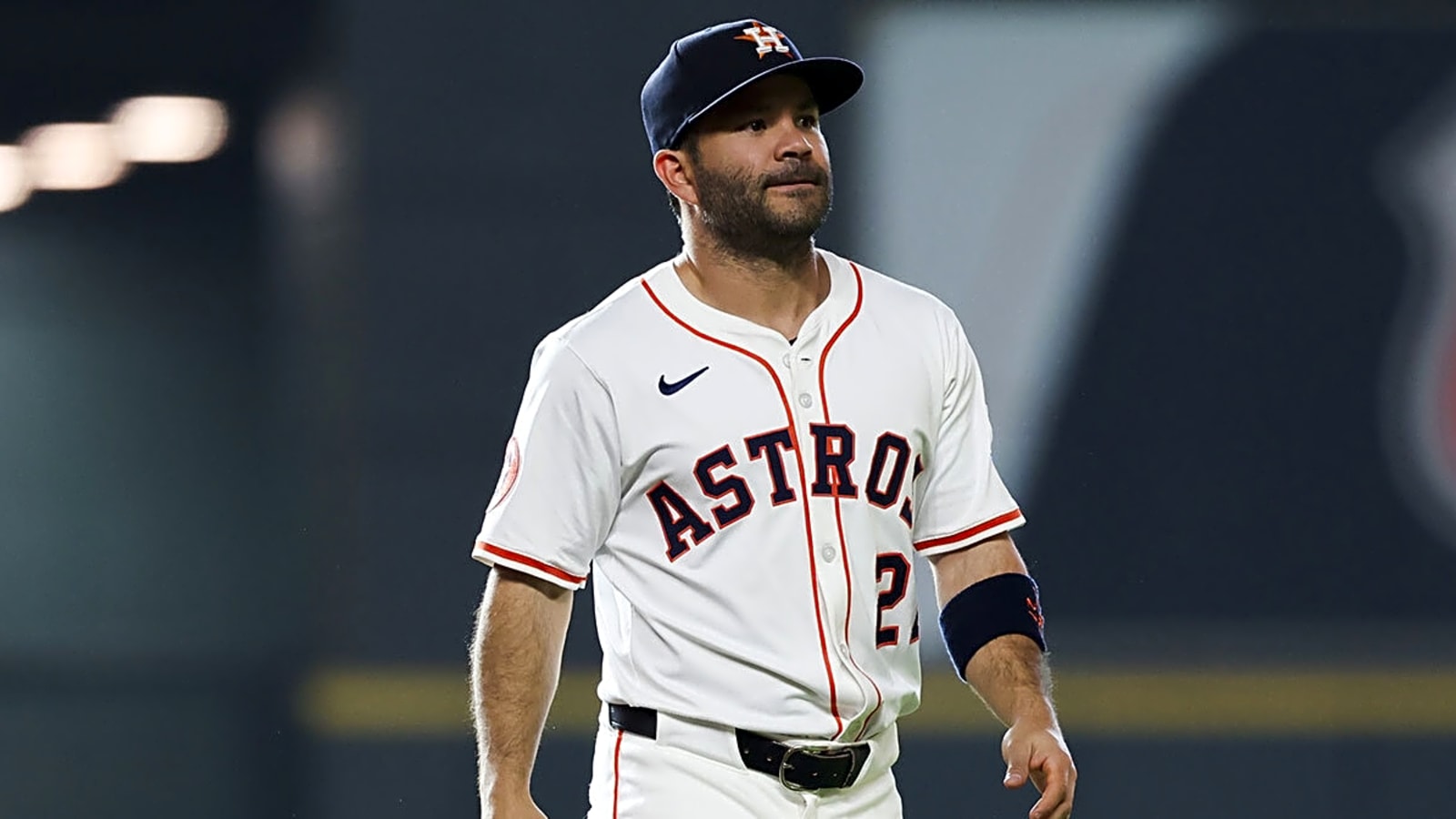 Astros fall to Reds after Jose Altuve injury, Lance McCullers Jr. struggles | Yardbarker