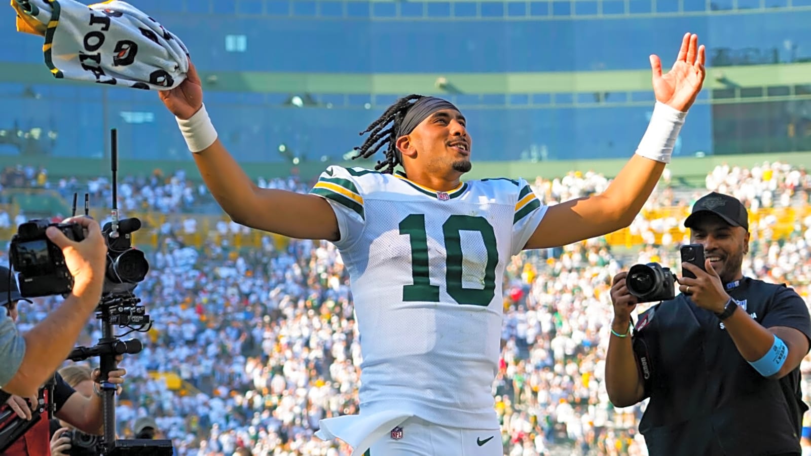 Jordan Love's Strong Reaction to Packers Putting Beloved Teammate on Trade  Block | Yardbarker