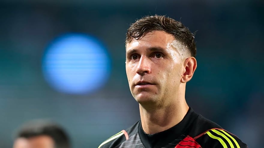 Emiliano Martinez’s Retirement Remarks Resurface Days Before 2026 World Cup 