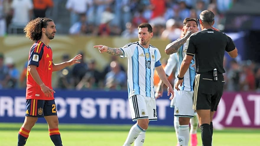 Wayne Rooney Calls Out Lionel Messi For Trying to Get Marc Cucurella Sent Off In the World Cup Final