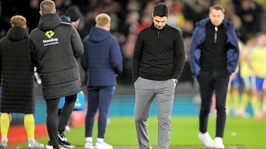 Paul Scholes doubts Arsenal can overcome hurdle to be champions