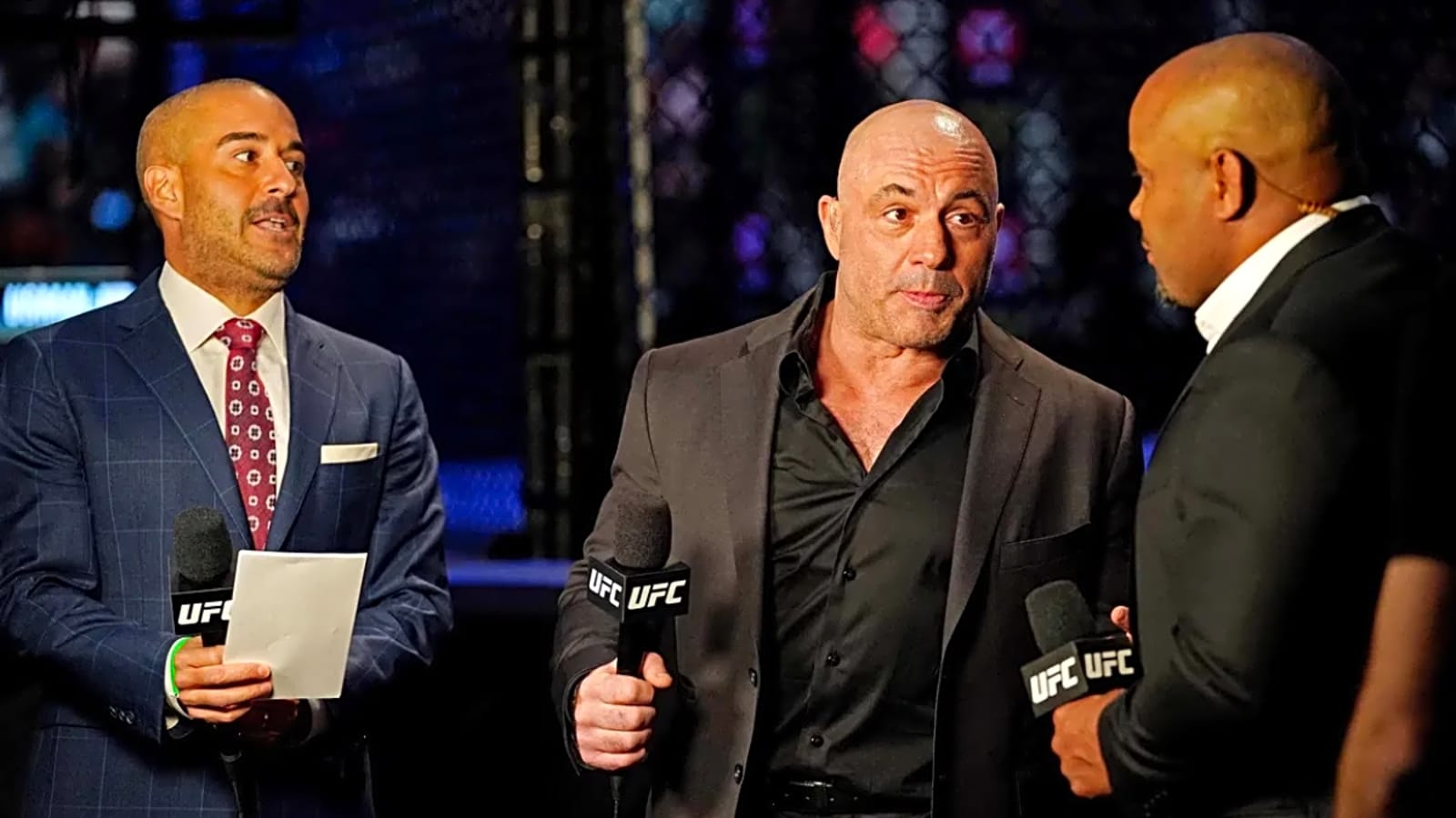 UFC London Commentary Team: Are Joe Rogan, Jon Anik on the Desk ...