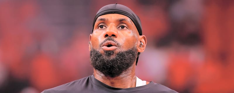 LeBron James falls short in final minute as Thunder sweep Lakers