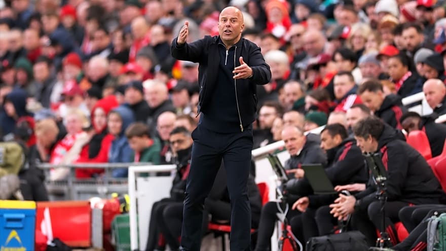 ‘Should have done it sooner’ – Former Liverpool defender wanted Arne Slot sacked in February
