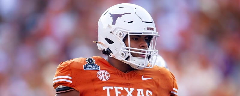 Texas star LT Trevor Goosby out for season with knee injury