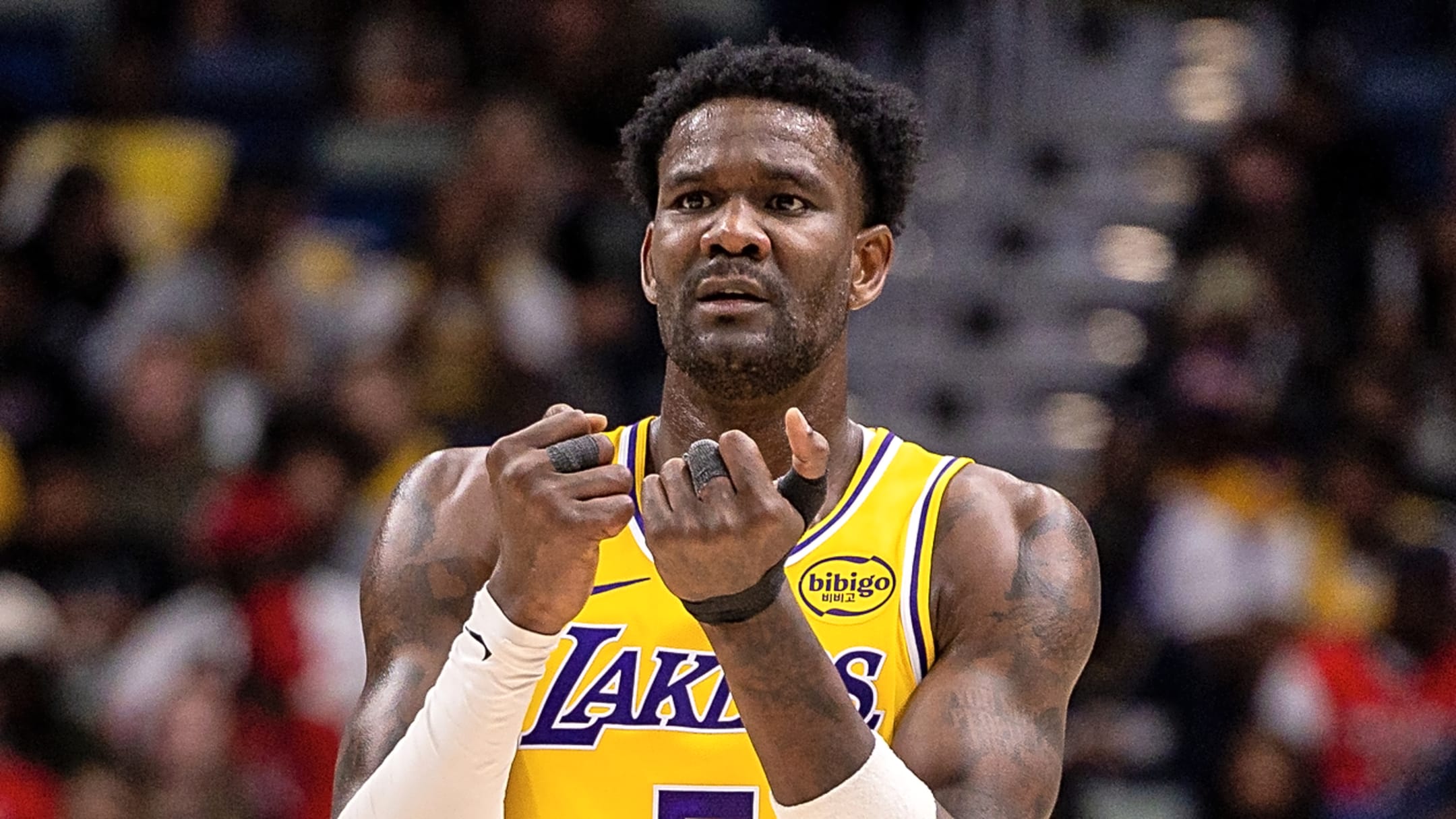 Deandre Ayton slams Lakers over role: 'I'm not Clint Capela' | Yardbarker
