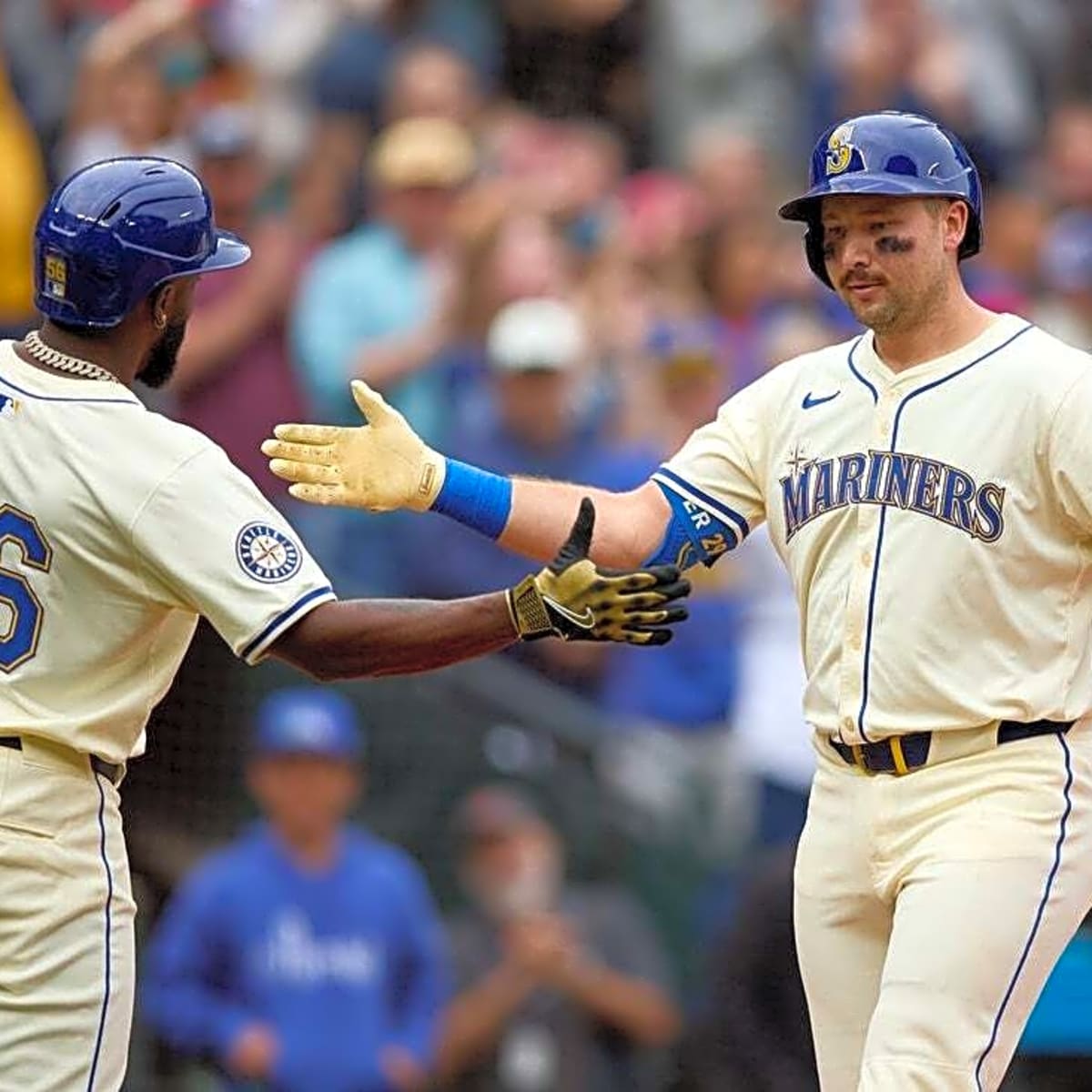 Mariners' Cal Raleigh hits 54th homer, ties Mickey Mantle's switch-hitter  mark | Yardbarker
