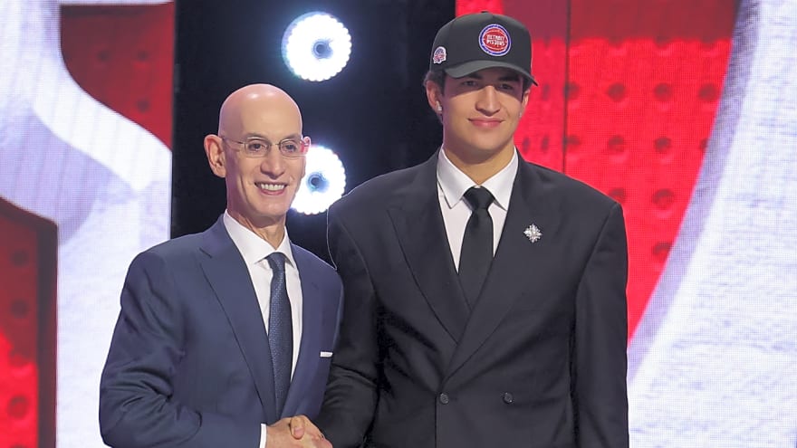 Karim Lopez Signs Rookie Contract With Grizzlies
