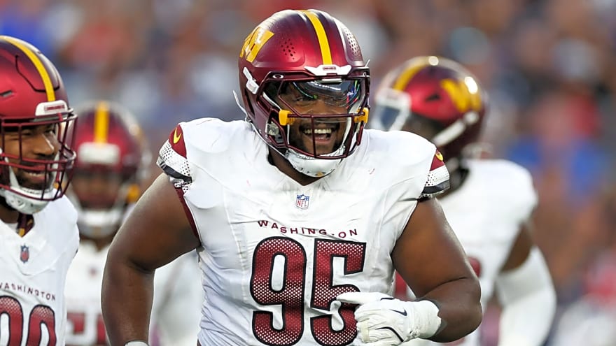 Commanders losing defensive line depth with Johnny Newton injury