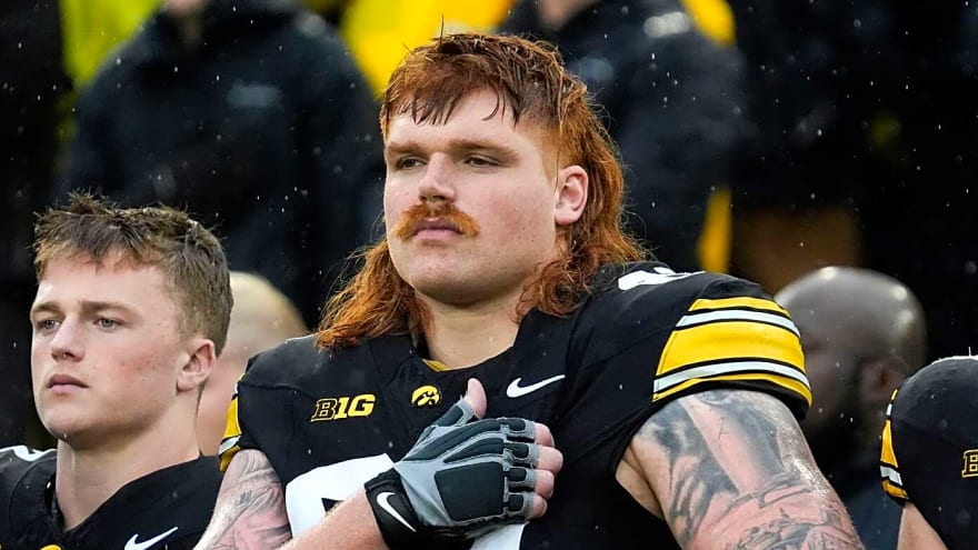 Steelers' Gennings Dunker explains Iowa's secret to elite offensive line play