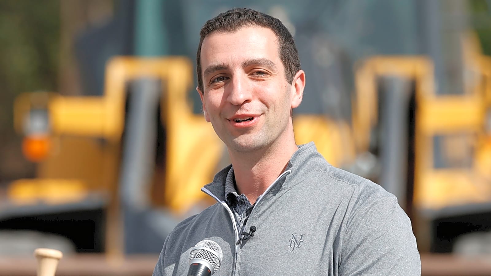 New update emerges on when Mets owner could make final Stearns decision | Yardbarker