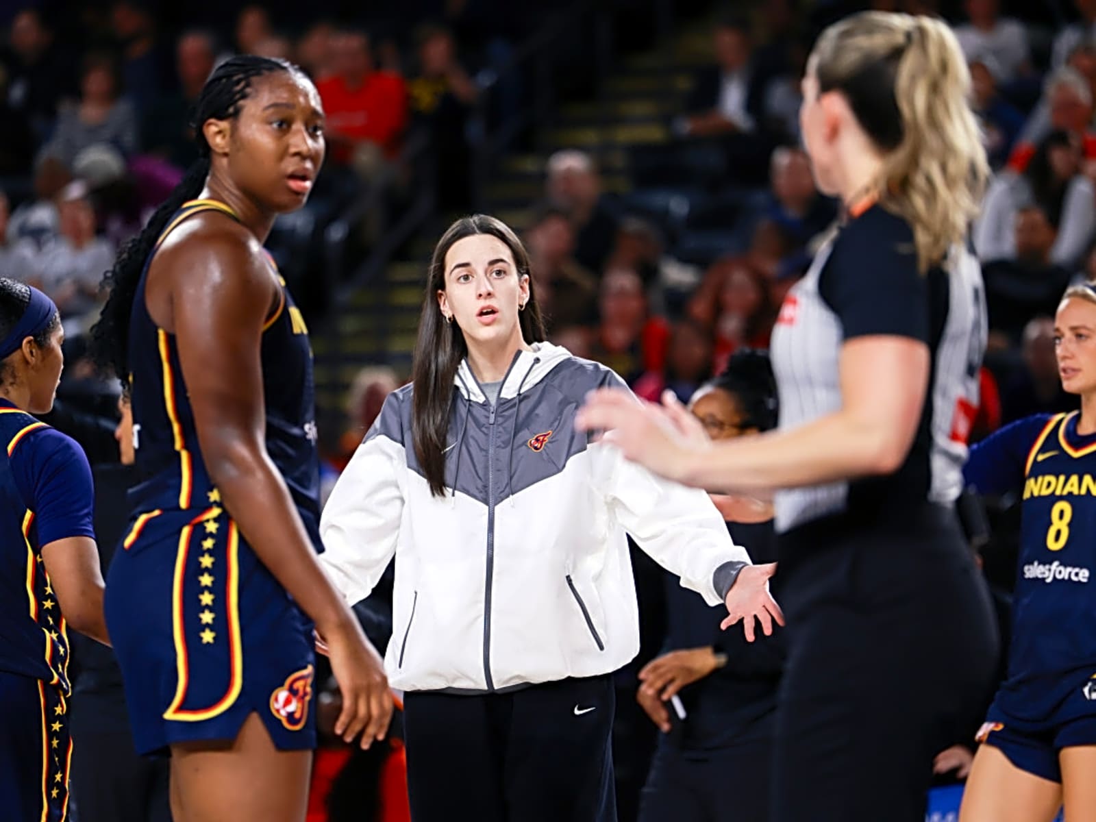 Caitlin Clark Sends Strong Two-Word Message to Aliyah Boston After Fever  Loss | Yardbarker