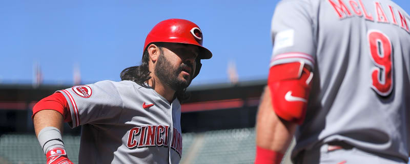 Reds stun Giants with an outrageously rare comeback