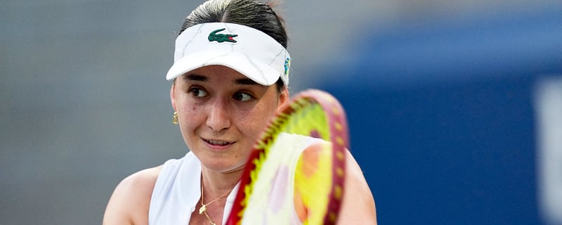 Eva Lys leaves court in tears after injury forces retirement against 16-year-old
