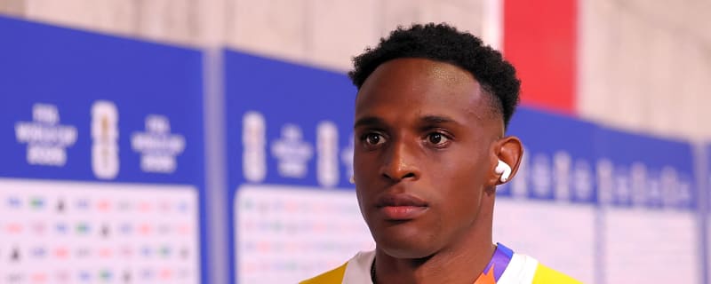 Manchester United are plotting a move for an experienced Serie A defensive leader