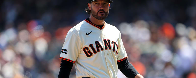 Former Vols coach Tony Vitello had to face a tough situation with a veteran Giants player and he sent a big message at the same time