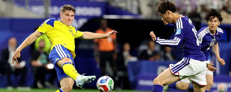 Arsenal star breaks silence on 'flattering' transfer rumours after summer speculation