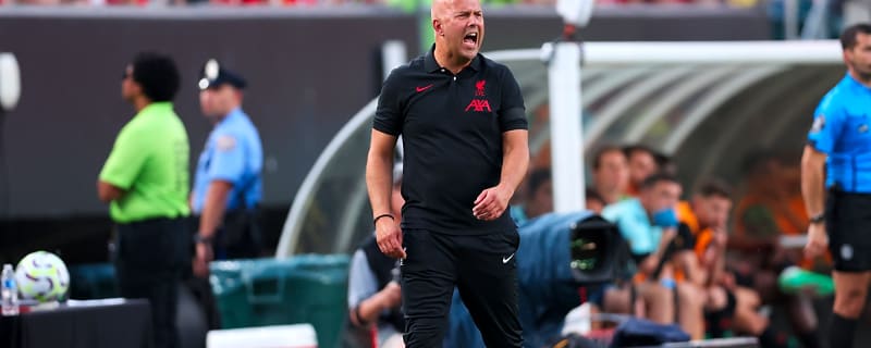 Arne Slot delivers heartfelt update on Ekitike injury